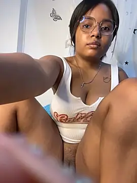 Snapshot of Aleja_DANS chatting on 11.07.25 Aleja DANS online show from 11.07.25