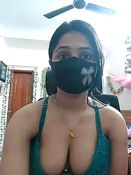 Snapshot of Suvosri chatting on 01.29.25 Suvosri online show from 01.29.25