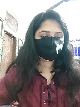 Snapshot of Suvosri chatting on 03.05.25 Suvosri online show from 03.05.25