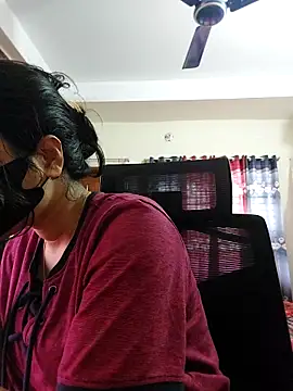 Snapshot of Suvosri chatting on 03.09.25 Suvosri online show from 03.09.25