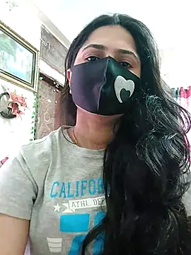 Snapshot of Suvosri chatting on 03.12.25 Suvosri online show from 03.12.25