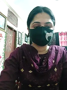 Snapshot of Suvosri chatting on 03.15.25 Suvosri online show from 03.15.25