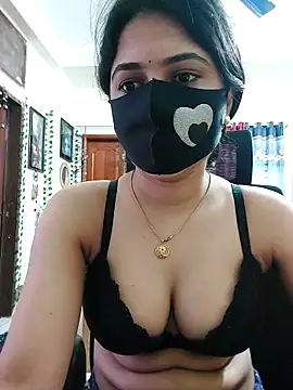 Snapshot of Suvosri chatting on 03.17.25 Suvosri online show from 03.17.25