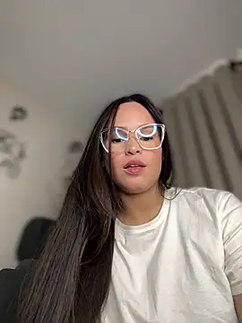 Snapshot of Merloth chatting on 07.18.26 Merloth online show from 07.18.26