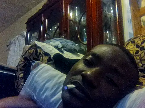 LookingLover34 online show from 12.15.25