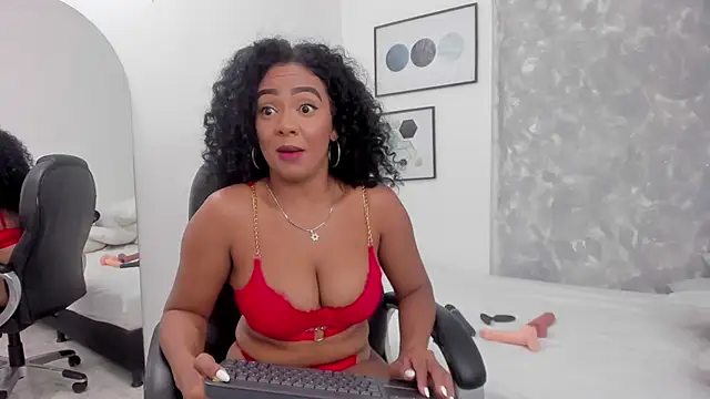 Tanisha  campbell online show from 02.01.25