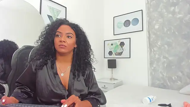 Tanisha  campbell online show from 02.20.25