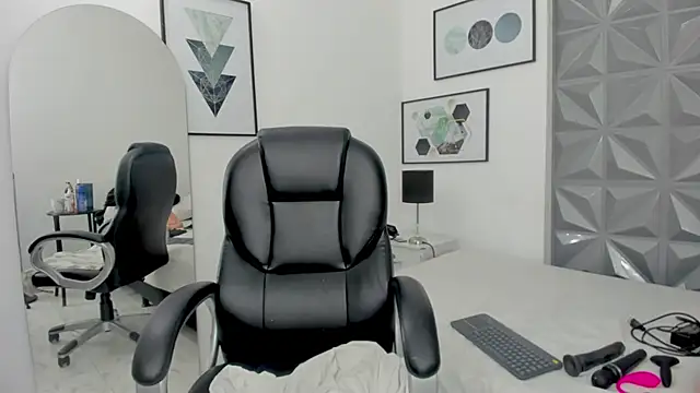 Snapshot of Tanisha__campbell chatting on 10.04.25 Tanisha campbell online show from 10.04.25