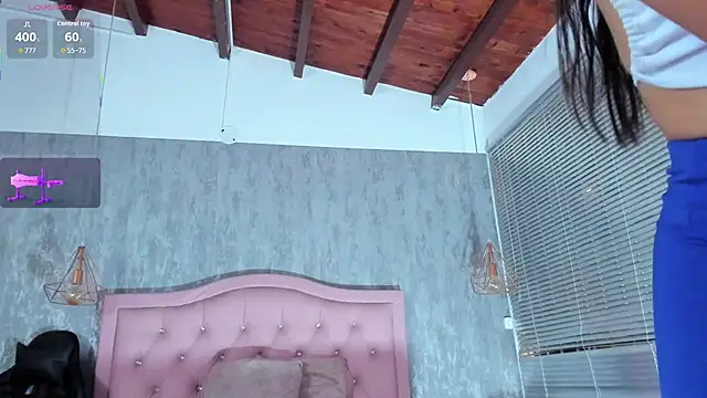 naomidibello online show from 04.06.26