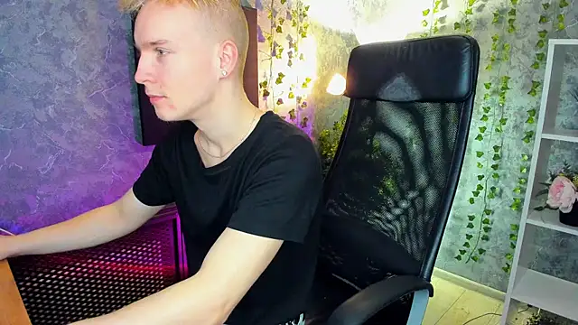 AlexxSweet online show from 01.04.25