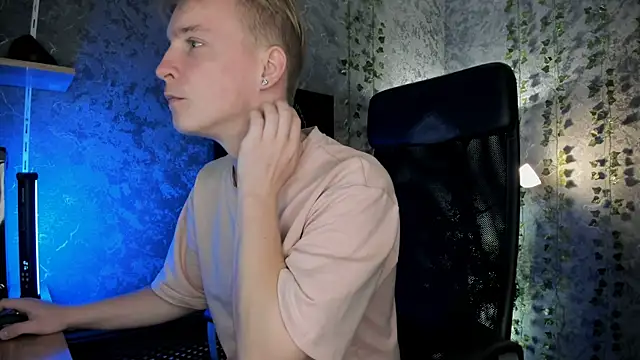 AlexxSweet online show from 09.28.25