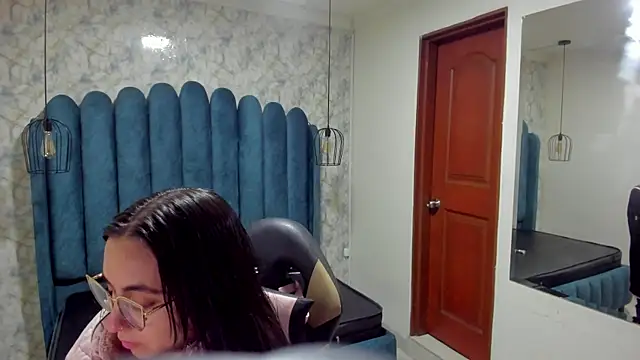 nalalye cruzz  online show from 10.19.25