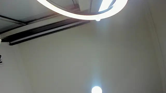 nalalye cruzz  online show from 11.15.25