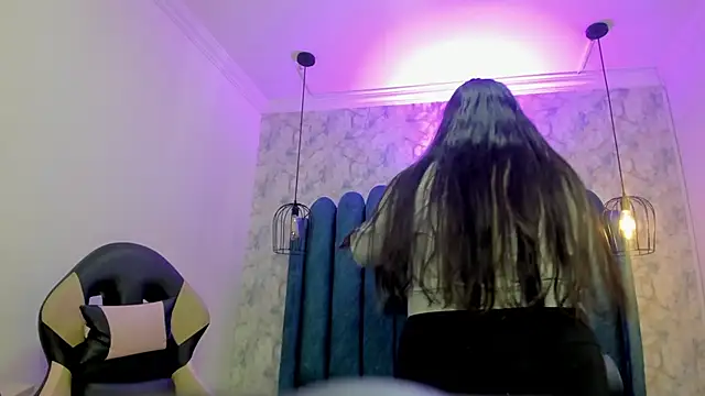 nalalye cruzz  online show from 12.14.25