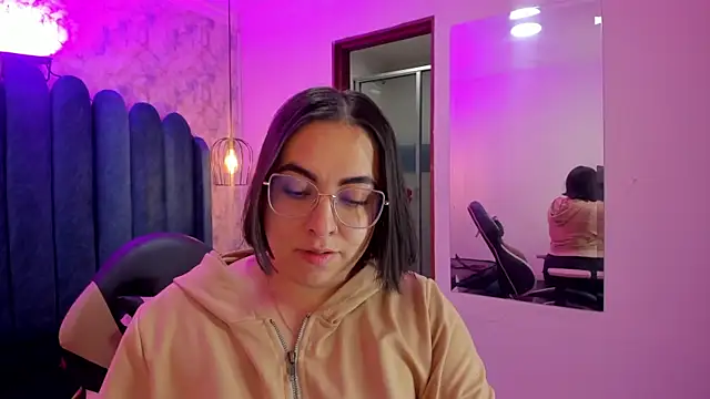 nalalye cruzz  online show from 04.09.26