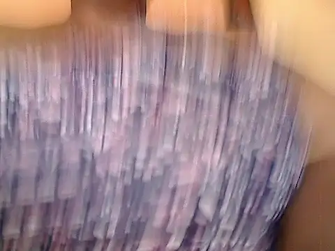 Snapshot of ZOQULUx chatting on 10.16.25 ZOQULUx online show from 10.16.25