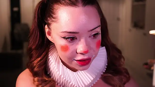 Snapshot of VixenMia chatting on 11.01.25 VixenMia online show from 11.01.25