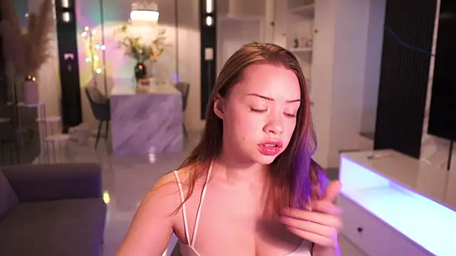 VixenMia online show from 02.20.26