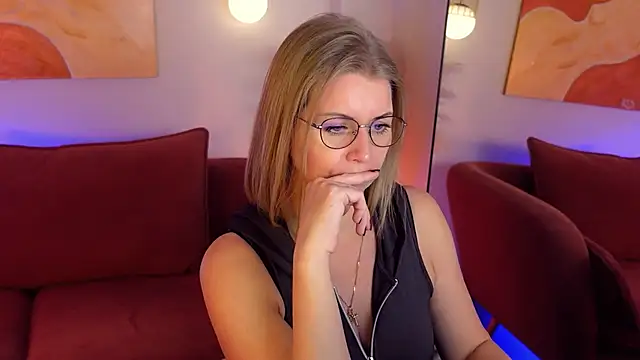 Annie Light online show from 01.19.26