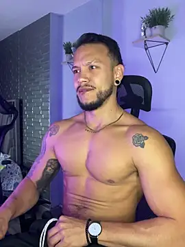 ARON TAYLER01 online show from 10.15.25