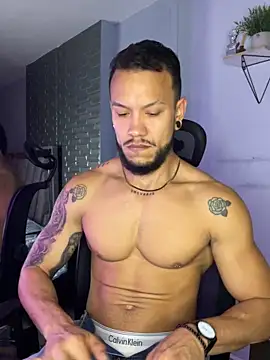 ARON TAYLER01 online show from 11.05.25