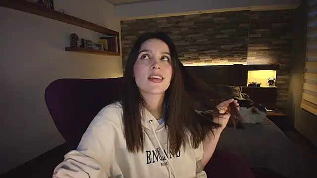 alicewilloww online show from 10.20.25