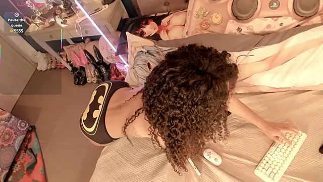 Orianna reed  online show from 02.25.25