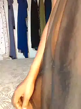 Snapshot of NicRaisaa chatting on 02.19.25 NicRaisaa online show from 02.19.25