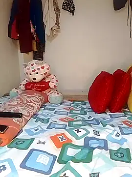 Snapshot of NicRaisaa chatting on 03.11.25 NicRaisaa online show from 03.11.25