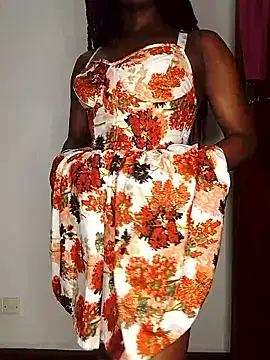 Snapshot of NicRaisaa chatting on 10.05.25 NicRaisaa online show from 10.05.25