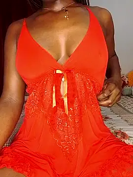 Snapshot of NicRaisaa chatting on 10.10.25 NicRaisaa online show from 10.10.25