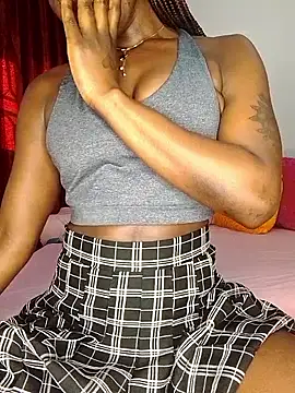 Snapshot of NicRaisaa chatting on 10.15.25 NicRaisaa online show from 10.15.25