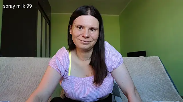 Liisa  online show from 06.25.26