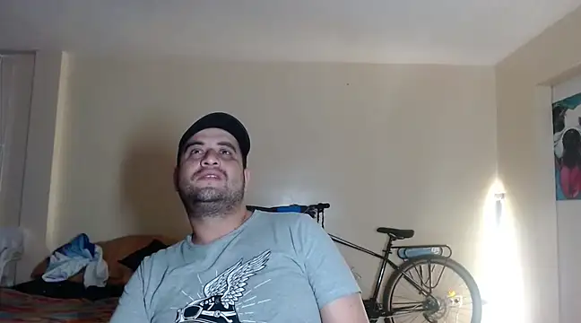 Snapshot of alphaswitchard chatting on 03.19.25 alphaswitchard online show from 03.19.25