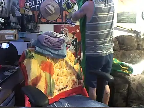 Snapshot of CloudDadddyyy420 chatting on 10.04.25 CloudDadddyyy420 online show from 10.04.25