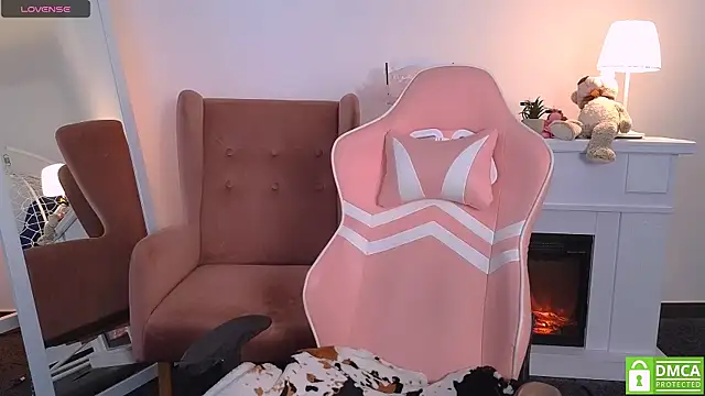 Snapshot of Grace_and__Jacob chatting on 10.04.25 Grace and Jacob online show from 10.04.25