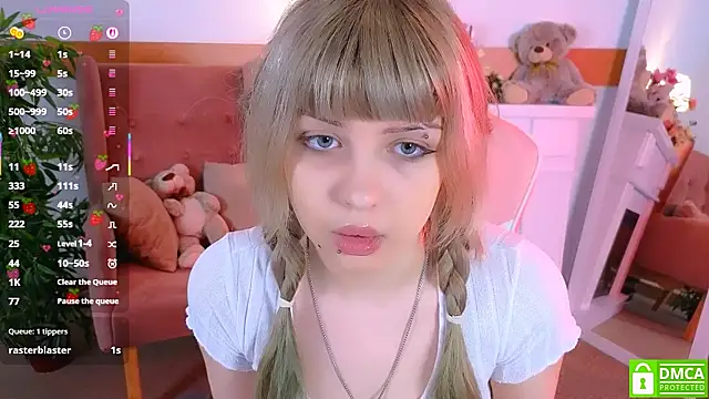 Snapshot of Grace_and__Jacob chatting on 10.13.25 Grace and Jacob online show from 10.13.25