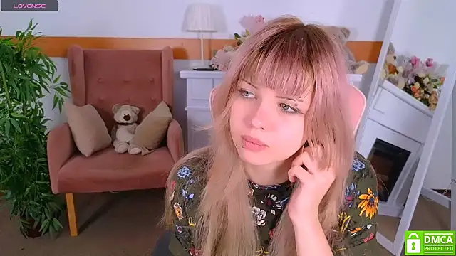 Snapshot of Grace_and__Jacob chatting on 10.18.25 Grace and Jacob online show from 10.18.25