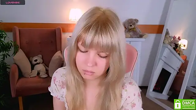 Snapshot of Grace_and__Jacob chatting on 10.25.25 Grace and Jacob online show from 10.25.25