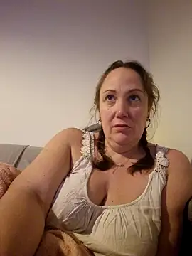 Snapshot of Wisie_Cutie chatting on 12.30.24 Wisie Cutie online show from 12.30.24