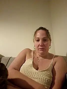 Snapshot of Wisie_Cutie chatting on 01.05.25 Wisie Cutie online show from 01.05.25