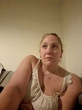 Snapshot of Wisie_Cutie chatting on 01.07.25 Wisie Cutie online show from 01.07.25