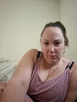 Snapshot of Wisie_Cutie chatting on 01.18.25 Wisie Cutie online show from 01.18.25