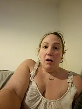 Snapshot of Wisie_Cutie chatting on 01.19.25 Wisie Cutie online show from 01.19.25