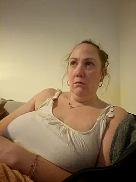 Snapshot of Wisie_Cutie chatting on 02.17.25 Wisie Cutie online show from 02.17.25