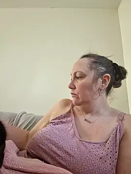 Snapshot of Wisie_Cutie chatting on 02.22.25 Wisie Cutie online show from 02.22.25