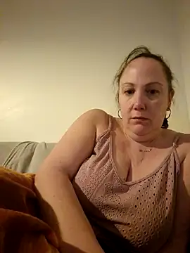 Snapshot of Wisie_Cutie chatting on 02.23.25 Wisie Cutie online show from 02.23.25