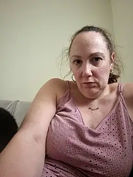 Snapshot of Wisie_Cutie chatting on 02.24.25 Wisie Cutie online show from 02.24.25