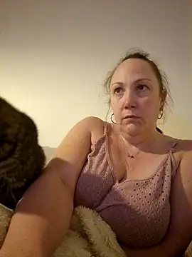 Snapshot of Wisie_Cutie chatting on 03.05.25 Wisie Cutie online show from 03.05.25