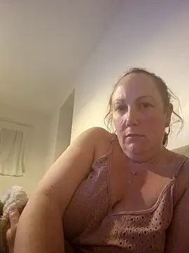 Snapshot of Wisie_Cutie chatting on 03.11.25 Wisie Cutie online show from 03.11.25